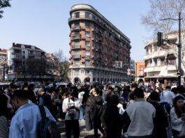 Uma guerra comercial EUA-China com estudantes e turistas como potenciais peões
