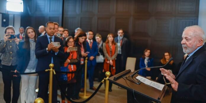 Com-Putin-Lula-reforca-posicao-em-atuar-por-fim-da.jpg Com Putin, Lula reforça posição em atuar por fim da guerra na Ucrânia