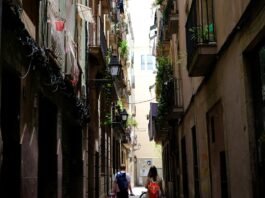 Espanha bloqueia mais de 65 mil anúncios de alugueis de temporada