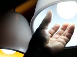 Contas de luz permanecem com bandeira tarifária vermelha em julho 