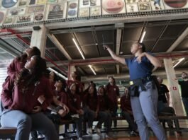 SP: Torcedores acompanham o Campeonato Feminino no Museu do Futebol