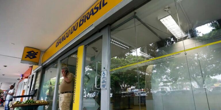 Terminais do BB passam a fornecer comprovantes por WhatsApp