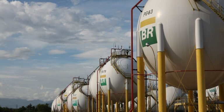 Gás para as distribuidoras terá queda de 14%, anuncia Petrobras