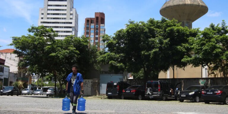 Após privatização, Sabesp registra mais receita, demissão e vazamentos Agência Brasil