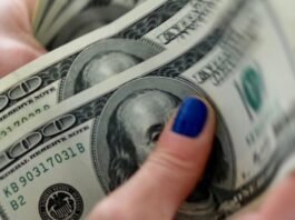 Dólar cai para R$ 5,42 e fecha no menor valor desde 19 de agosto