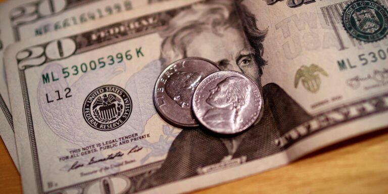 Dólar cai para R$ 5,52 com possível acordo entre EUA e União Europeia