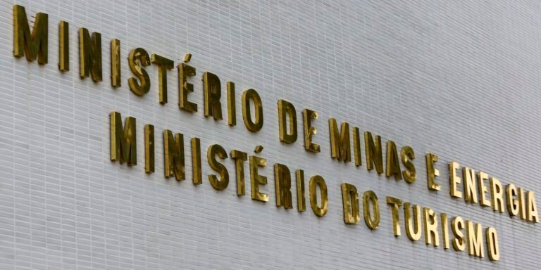Governo garantirá gás de cozinha gratuíto para 17 milhões de famílias