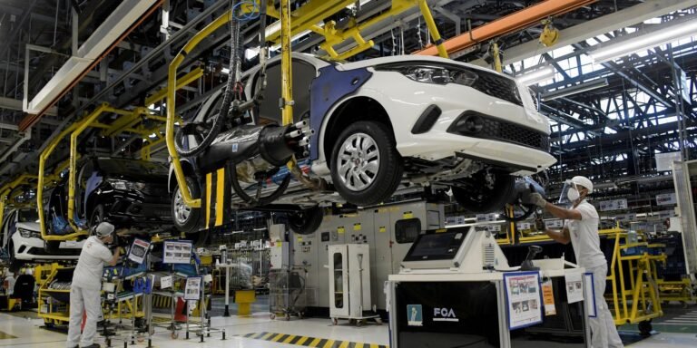 Indústria cai 0,5% em maio e recua pelo segundo mês seguido