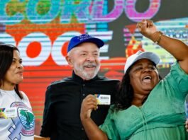 Lula anuncia R$ 3,7 bi para atingidos por lama da barragem em Mariana