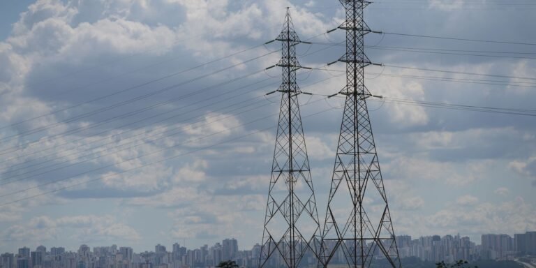 Nova MP tenta evitar alta na conta de luz após derrubada de vetos