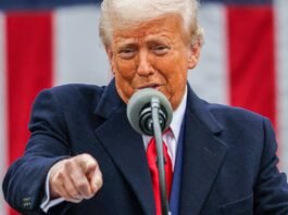 Trump aprova no Congresso corte de impostos e de US$ 1 tri da saúde