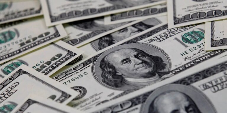 Dólar cai para R$ 5,42 após declarações de presidente do Fed