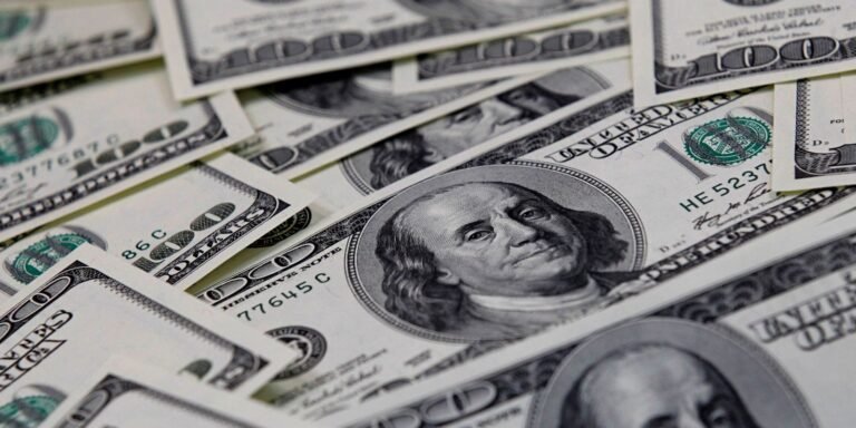 Dólar cai para R$ 5,54 com dados de desemprego nos EUA