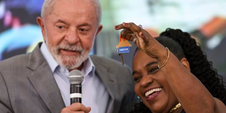 Lula cobra recursos para crédito imobiliário para classe média