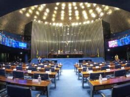 Oposição desocupa Senado sem acordo para impeachment de Moraes
