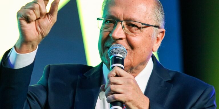 Plano de contingência ao tarifaço deve sair até terça, diz Alckmin