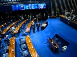 Senado aprova isenção de IR para quem ganha até dois salários-mínimos
