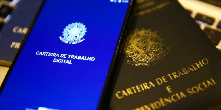 Brasil cria 85 mil empregos com carteira assinada em outubro