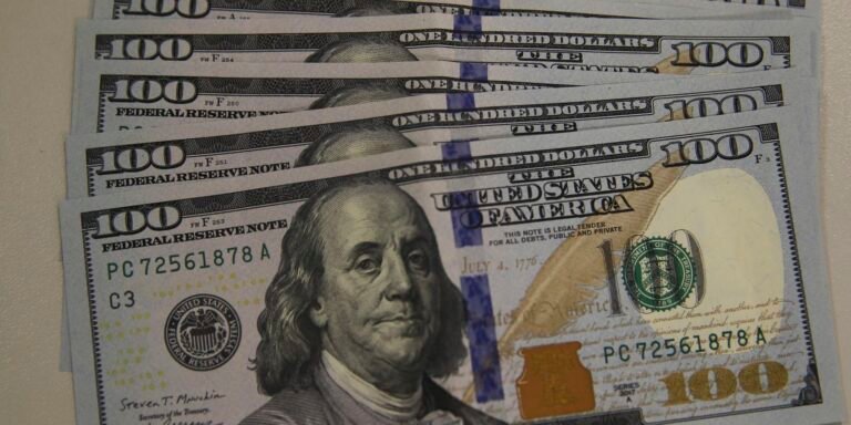 Dólar encosta em R$ 5,34 após ata de reunião do Banco Central dos EUA