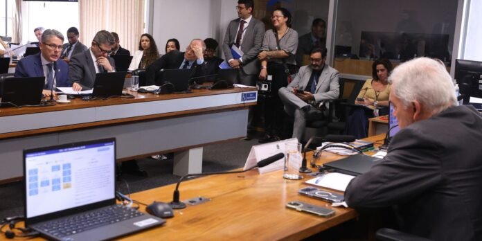 CCJ-do-Senado-adia-votacao-do-PL-Antifaccao-para-10.jpg CCJ do Senado adia votação do PL Antifacção para 10 de dezembro