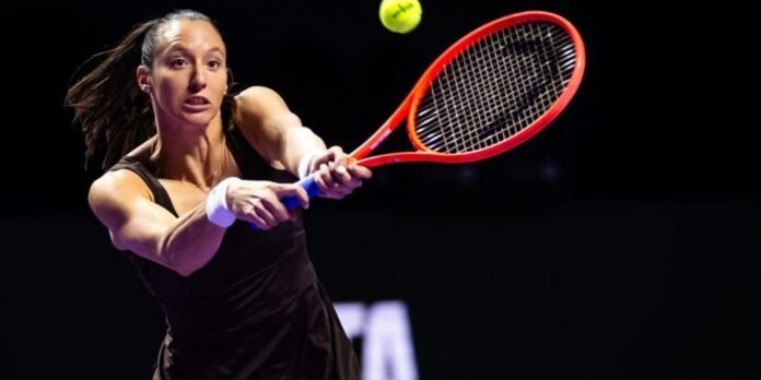 Luisa-Stefani-desiste-de-WTA-de-Adelaide-apos-parceira-passar.jpg Luisa Stefani desiste de WTA de Adelaide após parceira passar mal