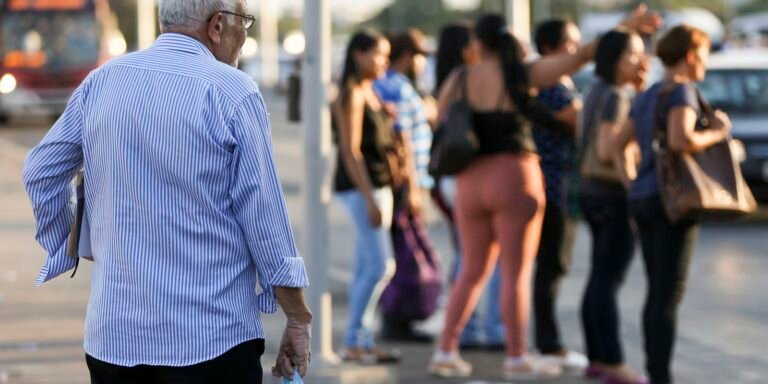 Teto de pensionista e aposentado do INSS sobe para R$ 8.475,55 em 2026