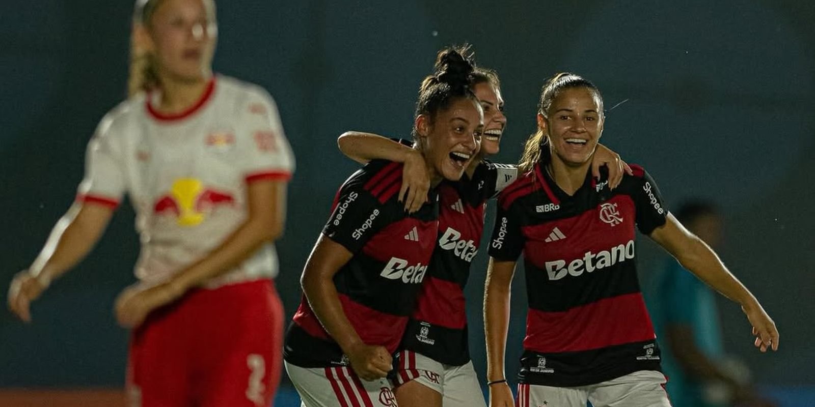 Defensoras-brilham-e-Flamengo-vence-Bragantino-no-Brasileiro-Feminino.jpg Defensoras brilham e Flamengo vence Bragantino no Brasileiro Feminino