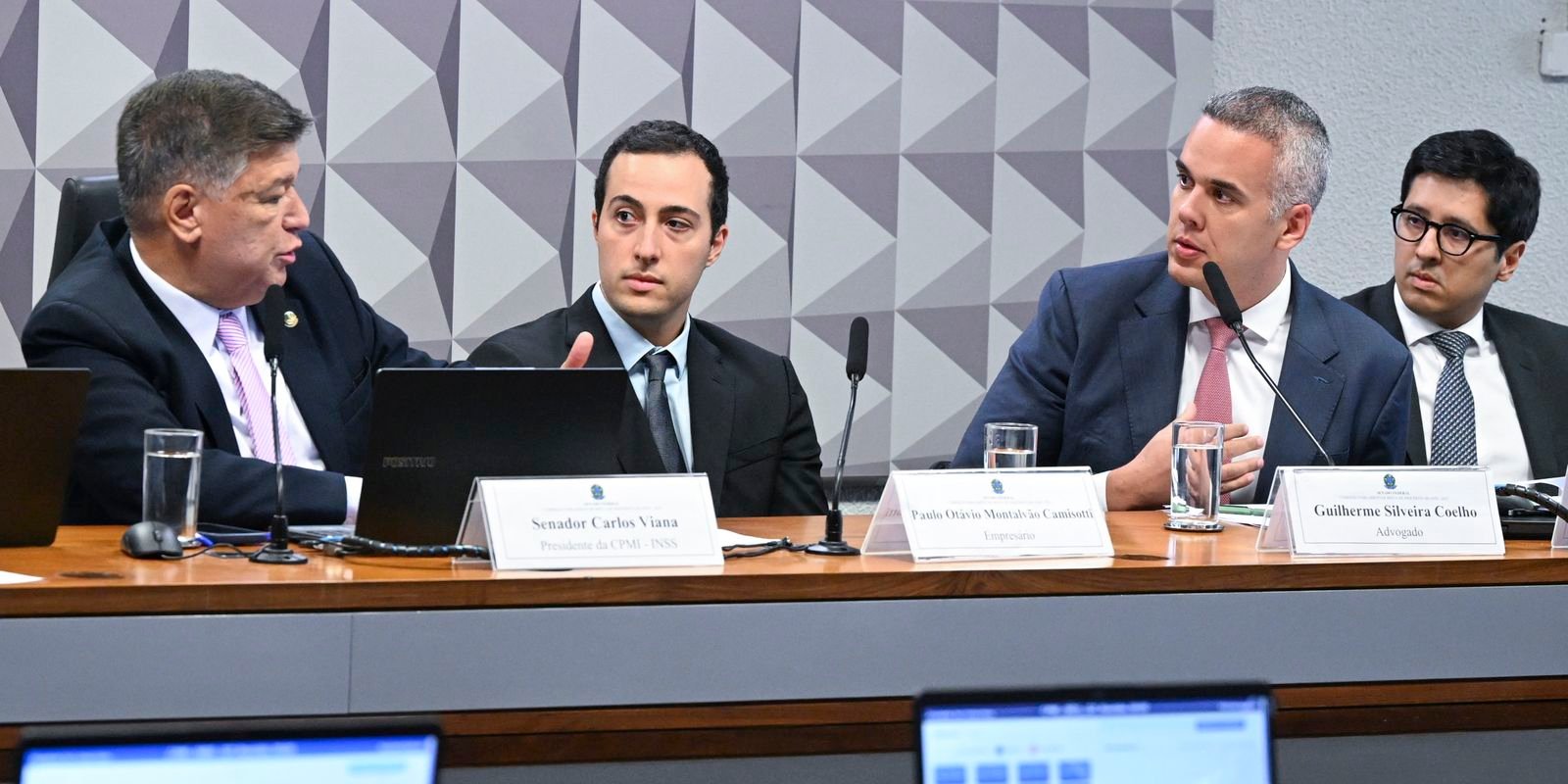 Empresario-se-mantem-em-silencio-em-depoimento-a-CPMI-do.jpg Empresário se mantém em silêncio em depoimento à CPMI do INSS