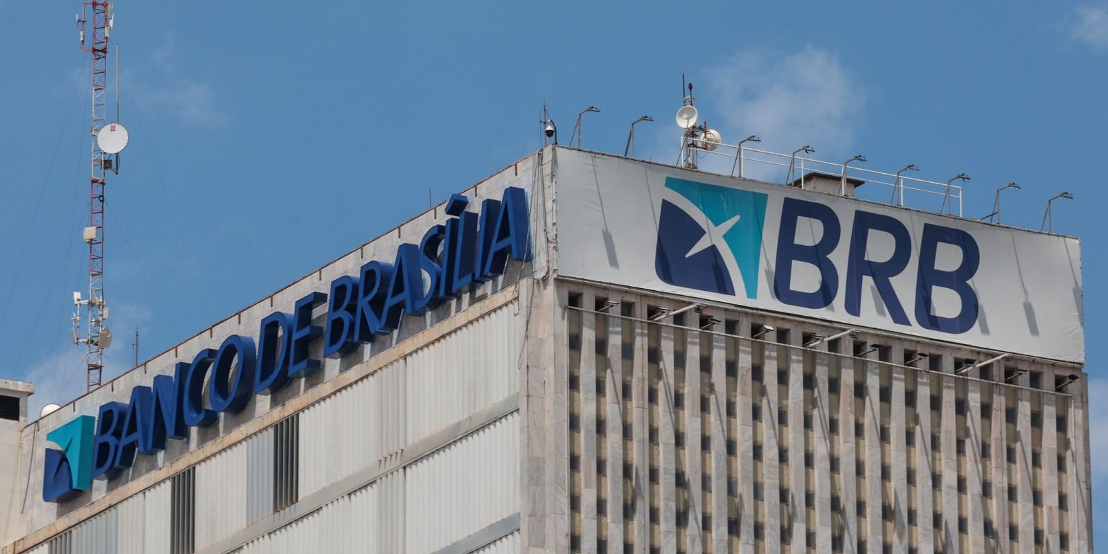 Governo-do-DF-propoe-dar-imoveis-como-garantia-para-capitalizar.jpg Governo do DF propõe dar imóveis como garantia para capitalizar o BRB