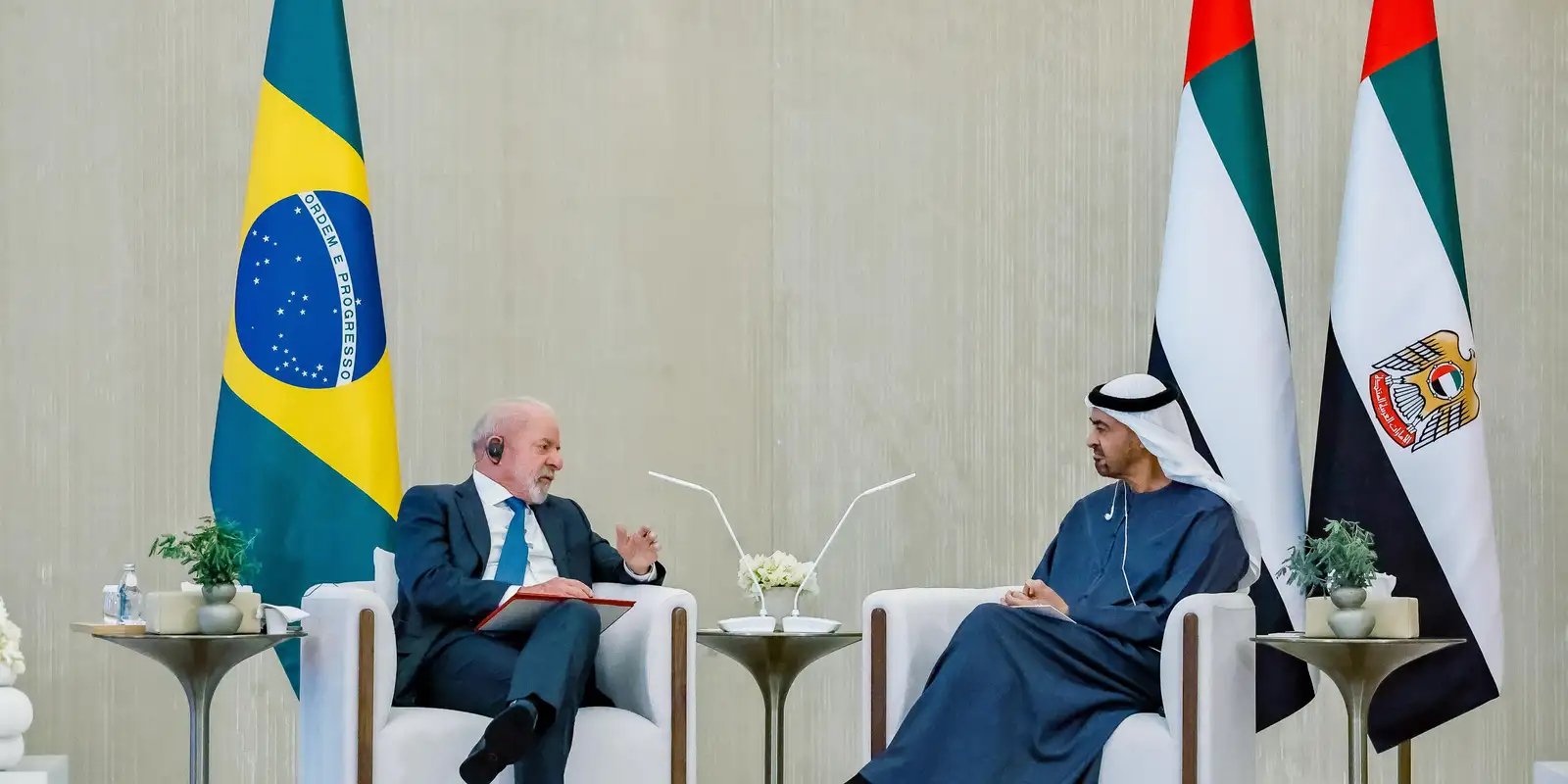 Lula-se-reuniu-com-presidente-dos-Emirados-Arabes-Unidos.jpg Lula se reúniu com presidente dos Emirados Árabes Unidos