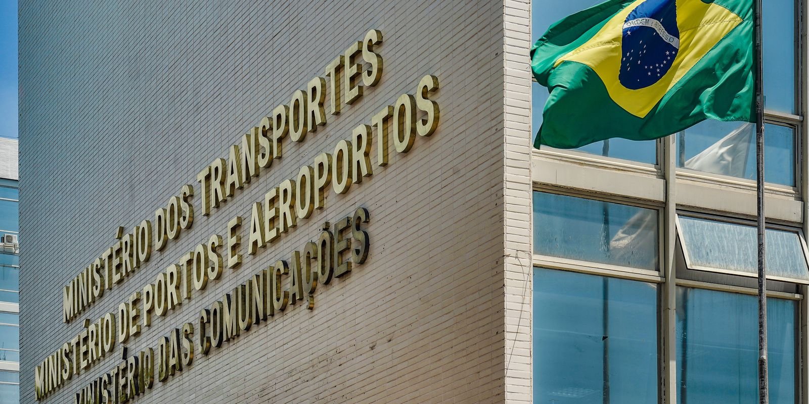 Ministerio-libera-transmissoes-das-Tvs-da-EBC-e-da-Rede.jpg Ministério libera transmissões das Tvs da EBC e da Rede Legislativa