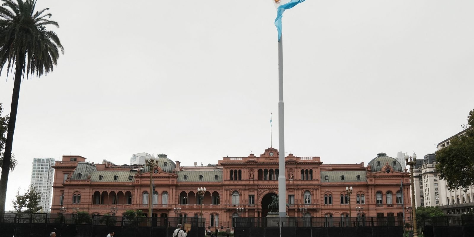 Reforma-de-Milei-aumenta-lucro-e-subjuga-trabalhador-diz-advogado.jpg Reforma de Milei aumenta lucro e subjuga trabalhador, diz advogado