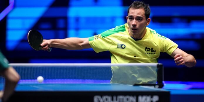 Em-busca-do-bi-Calderano-vence-estreia-na-Copa-do.jpg Em busca do bi, Calderano vence estreia na Copa do Mundo de Macau