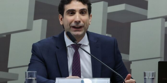 Galipolo-Brasil-esta-mais-preparado-para-volatilidade-do-petroleo.jpg Galípolo: Brasil está mais preparado para volatilidade do petróleo