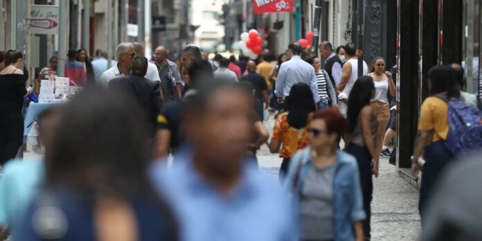 Abono-salarial-comeca-a-ser-pago-para-nascidos-em-marco.jpg Abono salarial começa a ser pago para nascidos em março e abril
