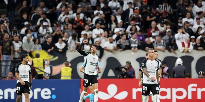 Corinthians-derrota-Santa-Fe-e-segue-100-na-Copa-Libertadores.jpg Corinthians derrota Santa Fe e segue 100% na Copa Libertadores
