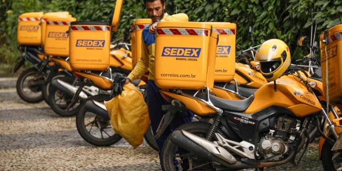 Correios-Plano-de-Demissao-Voluntaria-tem-adesao-de-30-da.jpg Correios: Plano de Demissão Voluntária tem adesão de 30% da meta