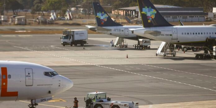 Decreto-que-zera-imposto-sobre-combustivel-de-aviacao-e-publicado.jpg Decreto que zera imposto sobre combustível de aviação é publicado