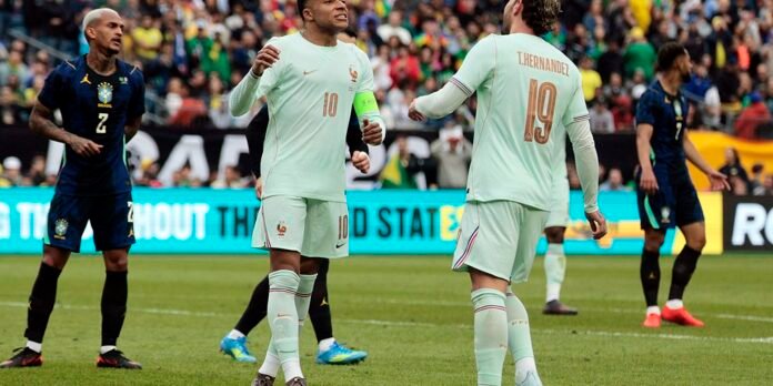 Franca-assume-lideranca-do-ranking-da-Fifa-Brasil-cai-para.jpg França assume liderança do ranking da Fifa; Brasil cai para 6ª posição