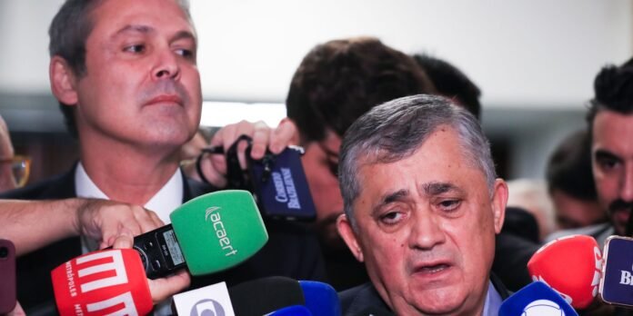 Jose-Guimaraes-diz-ser-contra-socorro-do-governo-federal-ao.jpg José Guimarães diz ser contra socorro do governo federal ao BRB