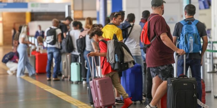 Medidas-do-governo-freiam-aumento-de-passagens-aereas.jpg Medidas do governo freiam aumento de passagens aéreas