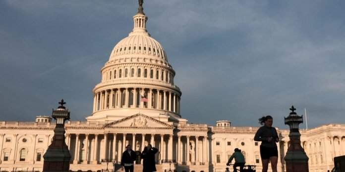 Prazo-da-guerra-de-Trump-sem-aval-do-Congresso-termina.jpg Prazo da guerra de Trump sem aval do Congresso termina 1º de maio