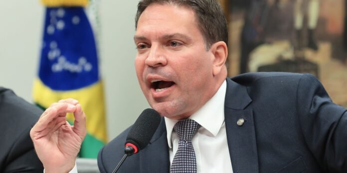 Prisao-de-Ramagem-e-fruto-da-cooperacao-entre-Brasil-e.jpg Prisão de Ramagem é fruto da cooperação entre Brasil e EUA, diz PF