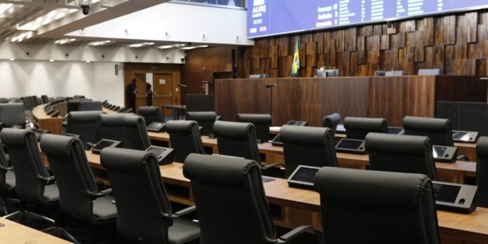 Proposicoes-legislativas-sobre-IA-favorecem-controle-e-vigilancia.jpg Proposições legislativas sobre IA favorecem controle e vigilância