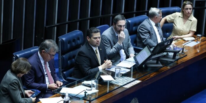 Senado-reconhece-estagio-como-experiencia-profissional.jpg Senado reconhece estágio como experiência profissional
