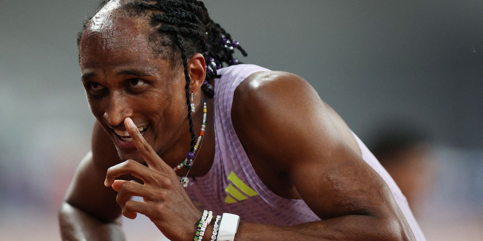 Alison-dos-Santos-conquista-ouro-na-etapa-de-Xiamen-da.jpg Alison dos Santos conquista ouro na etapa de Xiamen da Diamond League