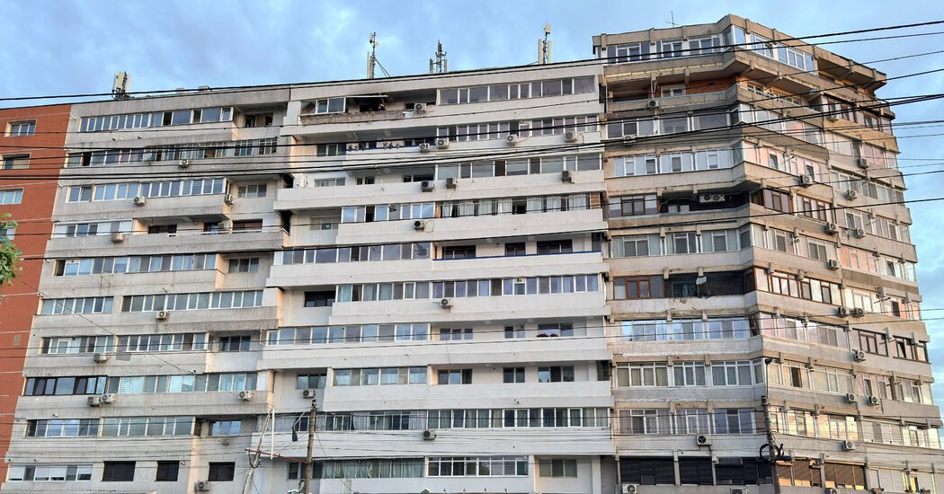 Drone-russo-atinge-predio-de-apartamentos-na-Romenia.jpg Drone russo atinge prédio de apartamentos na Romênia