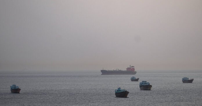 Irã ameaça navios por causa do plano de Trump para quebrar o bloqueio iraniano
