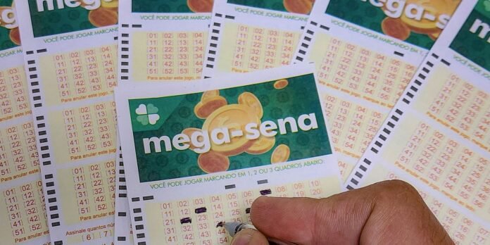 Mega-Sena-acumula-e-premio-principal-vai-para-R-16-milhoes.jpg Mega-Sena acumula e prêmio principal vai para R$ 16 milhões