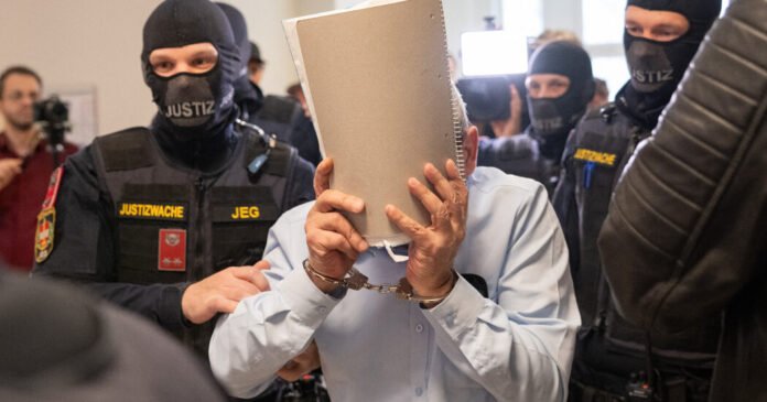1780312062_Oficiais-sirios-que-se-esconderam-a-vista-de-todos-enfrentam.jpg Oficiais sírios que se esconderam à vista de todos enfrentam acusações de crimes de guerra na Áustria
